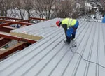 Який мінімальний ухил покрівлі з сендвіч панелей – правила будівництва даху