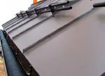 Який герметик для даху з металу краще вибрати та як його використовувати