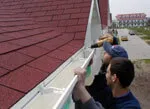 Як виконується встановлення водовідливів на даху – як кріпити своїми руками