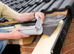 Як встановлювати водовідливи для даху – види та способи монтажу